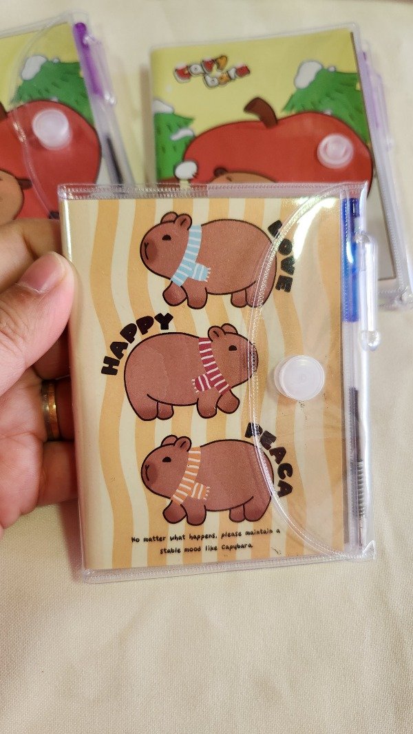Producto - Libreta con lapicera Capybara 1
