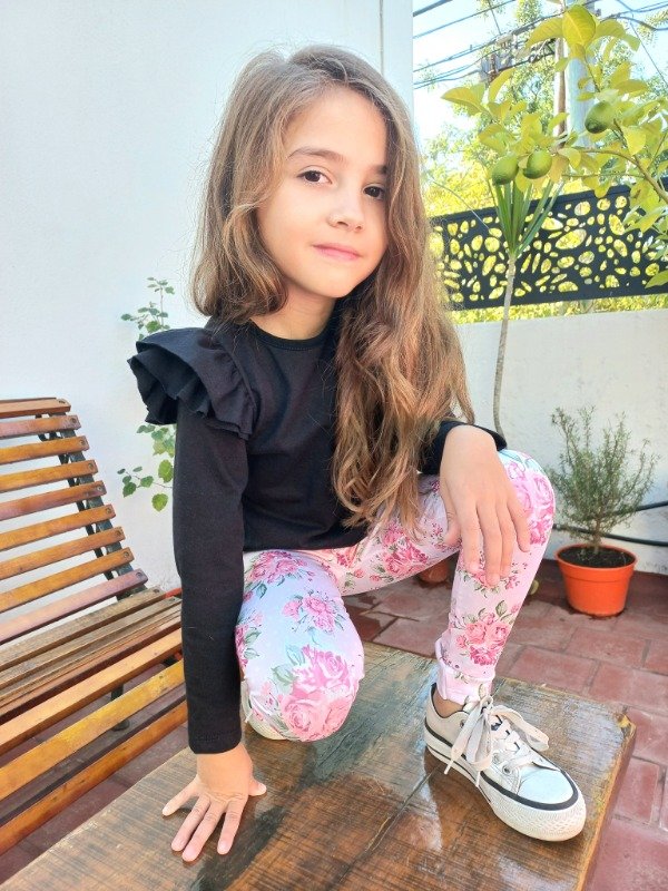 Producto - REMERA MANGA LARGA DOBLE VOLADO - NEGRA