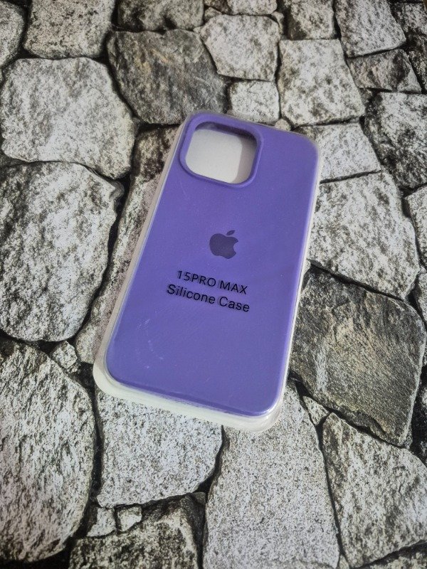 Producto - Funda silicone case con logo Iphone 15 Pro Max violeta