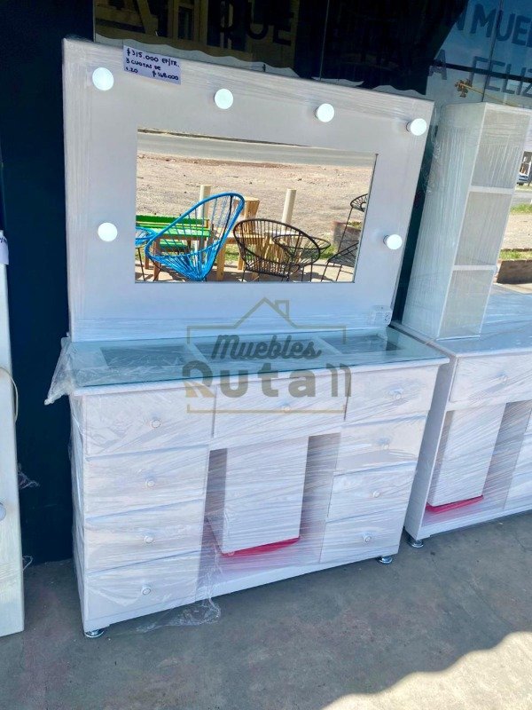 Producto - TOCADOR XXL HOLLYWOOD