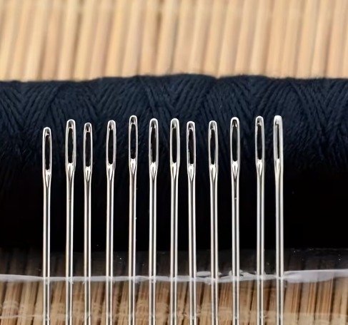 Producto - Aguja metálica para costura y/o punto cruz OJAL GRANDE 12,5 cm