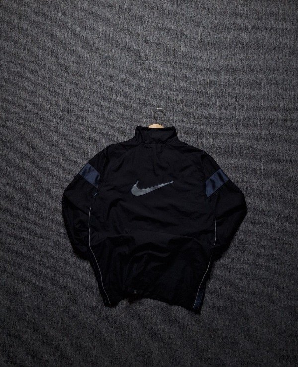 Producto - Nike big swoosh