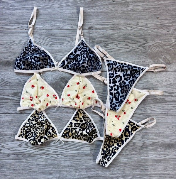 Producto - conjunto triangulo estamapado dama