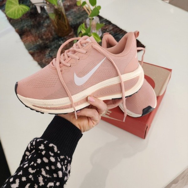 Producto - Zapatillas NIKE ROSA ZOOMX