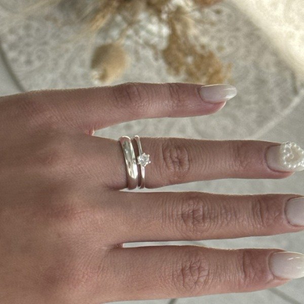 Producto - Anillo cintillo cubics en punta - 1