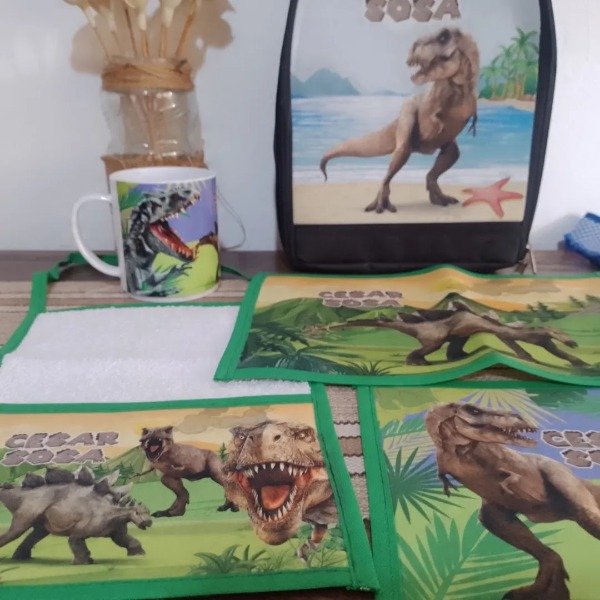 Producto - SETS DE JARDIN - JURASSIC WORLD 4 - DINOSAURIOS