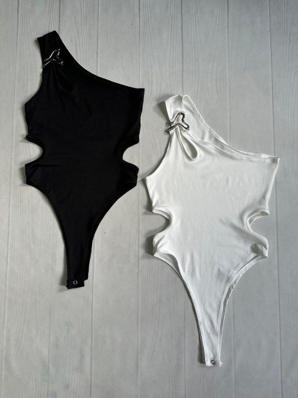 Producto - [6827] Body hombro gota hebilla ''Irregular'' cut out cintura microfibra