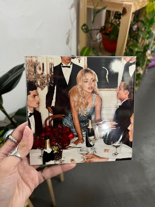 Producto - Sabrina Carpenter - Mans Best Friend Deluxe