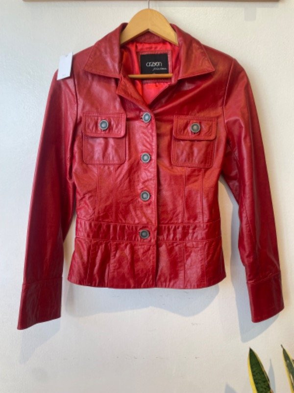 Producto - Chaqueta de cuero rojo talle S