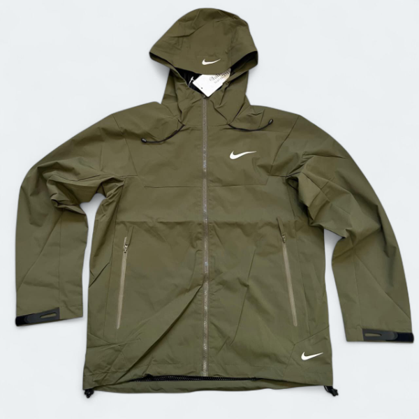 Producto - Campera rompeviento impermeable importada