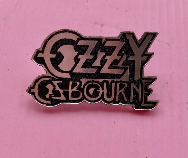 Producto - prendedor ozzy