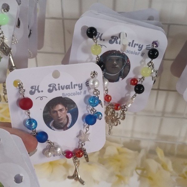 Producto - Pulseras Heated Rivalry