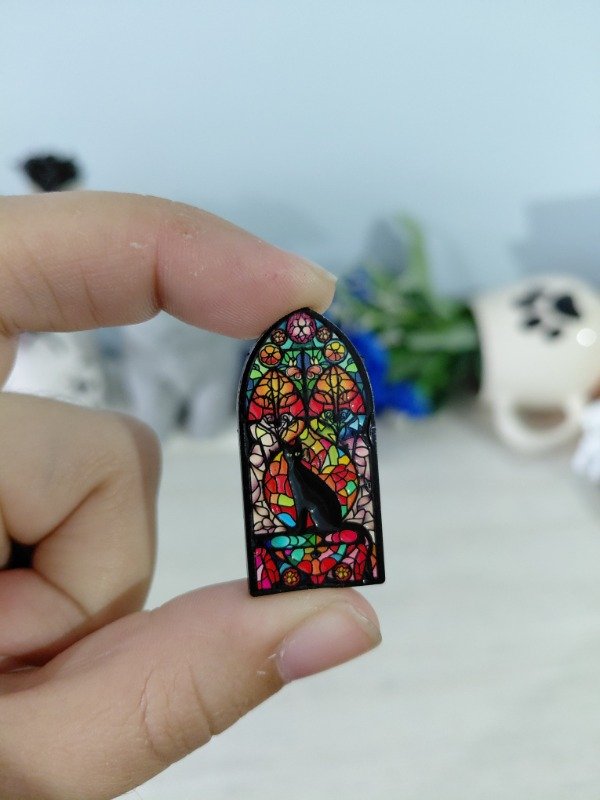 Producto - Pin metalizado - Michi en vitraux #1332