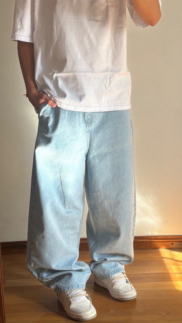 Producto - JEAN ULTRABAGGY CELESTE LISO