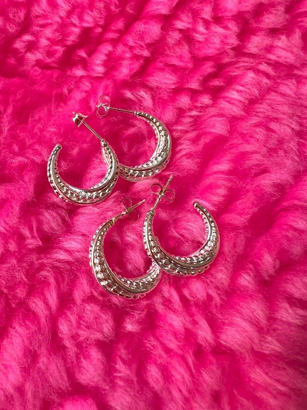 Producto - 2 pares de aros de acero blanco labrados
