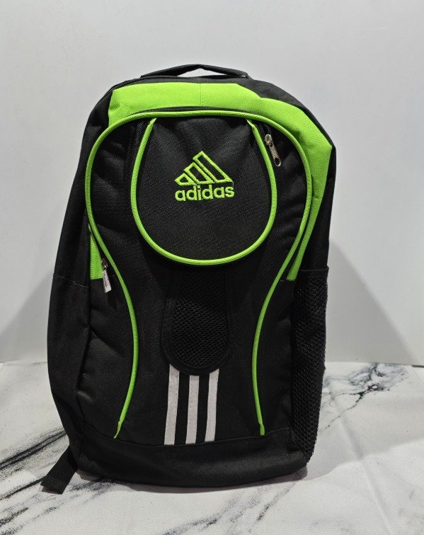 Producto - Mochila adidas negra y verde