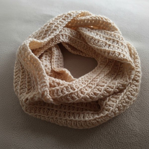 Producto - Cuello Infinito. Lana. Crochet. Abrigo. Artesanal