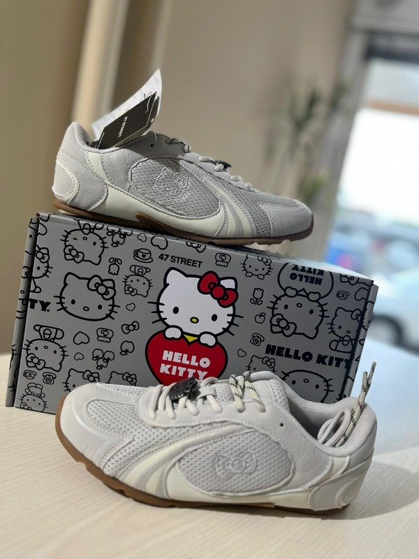Producto - ZAPATILLAS HELLO KITTY