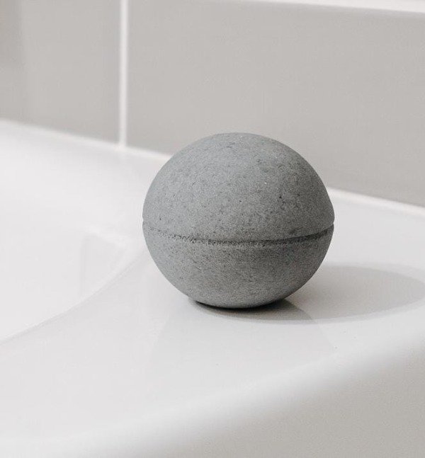 Producto - Bomba de baño Carbón Activado 150gts 7cm diametro