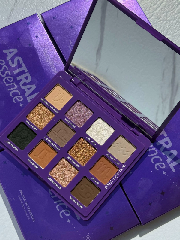 Producto - Paleta de sombras Astral essence Ruby Rose con espejo