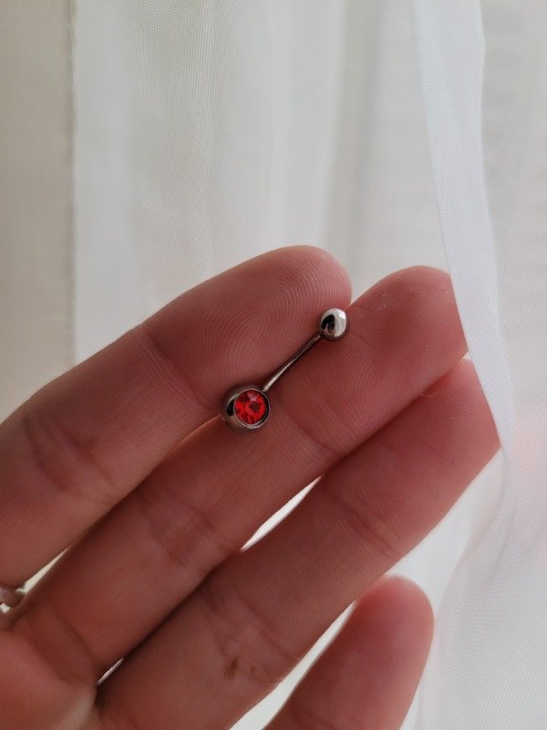 Producto - Piercing ombligo strass rojo chico AQ