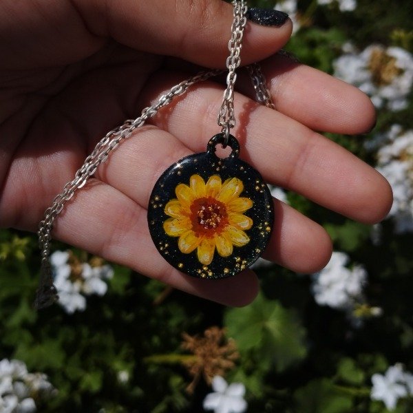 Producto - Collar pintado a mano girasol