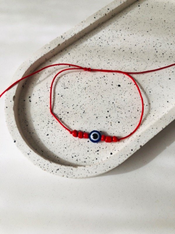 Producto - Pulsera ojo turco + mostacillas rojas