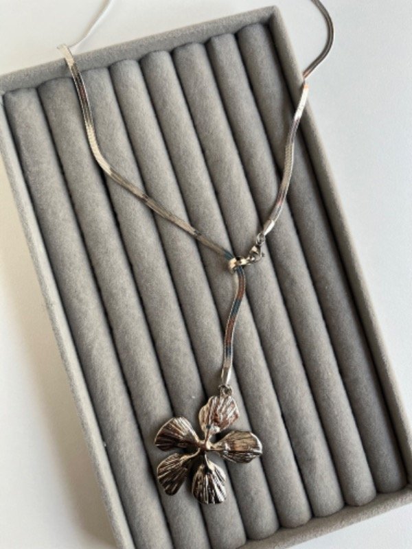 Producto - Corbatero flor