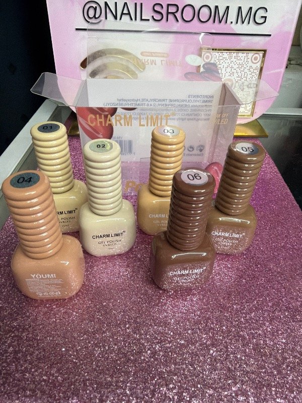 Producto - Caja de esmaltes x6unid coleccion otoño invierno letra A charm limit