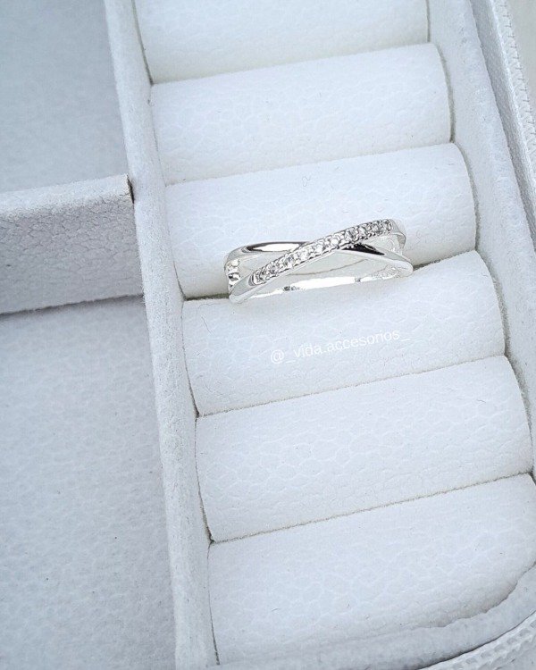 Producto - Midi cruzado plateado con micropave