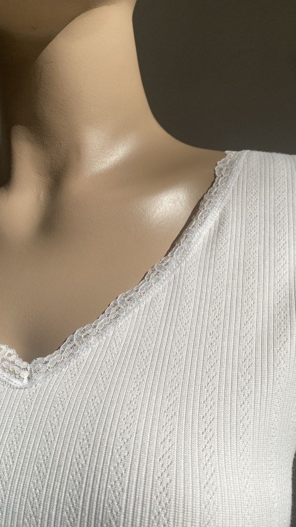 Producto - Musculosa V GENESIS