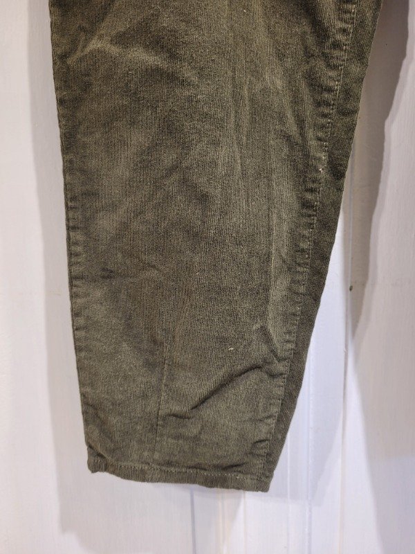 Producto - Jean CHER verde militar corderoy baggy- Talle 24- PRECIO: 58X - 2