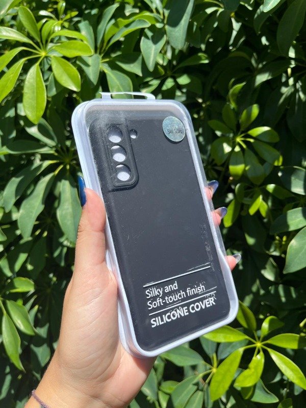 Producto - S21 fe Silicona con felpa negra