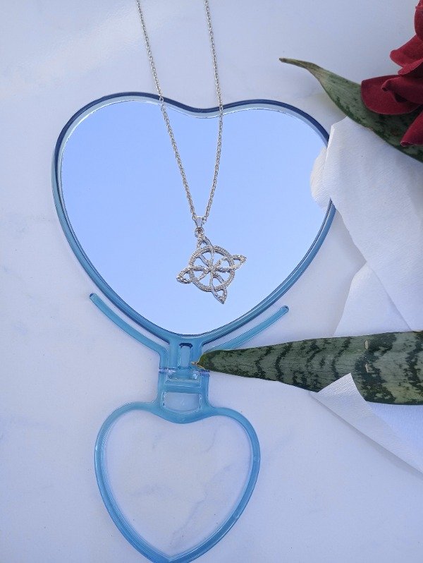 Producto - Collar nudo de bruja grande