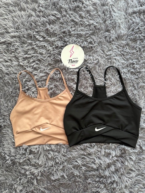 Producto - Top Nike Cruzado
