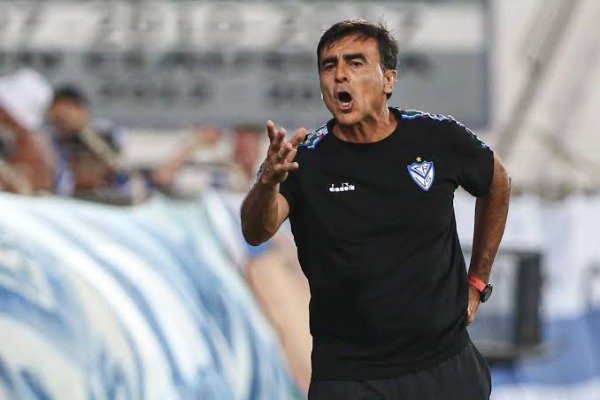 Producto - REMERA SALIDA DIADORA NEGRA 2023