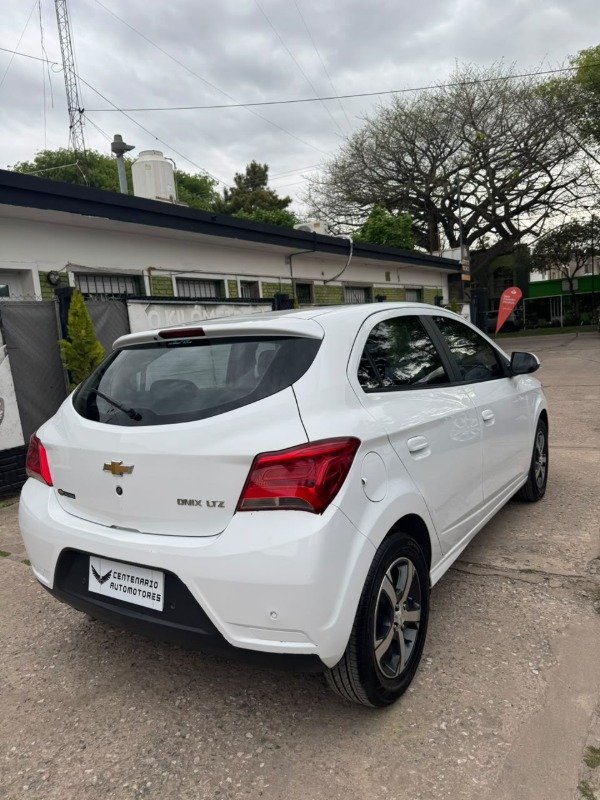 Producto - Chevrolet Onix 1.4 LTZ MT 2017 - 2
