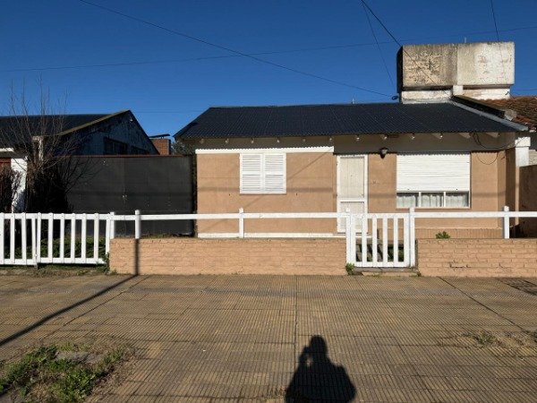 Producto - Casa en venta en calle 55 bis N 4887 entre 102 bs y 106 - 1