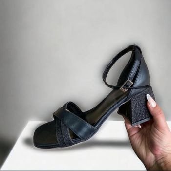 Producto - SANDALIAS BRILLO EN TIRAS Y TACO ALTO
