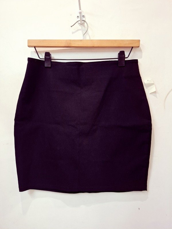 Producto - Pollera negra elast nueva