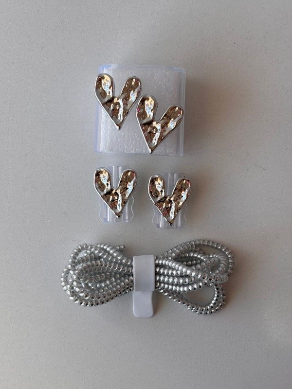Producto - Protector para cargador Iphone 20w completo Corazones metalizados