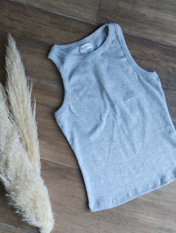 Producto - Musculosa Bass Gris