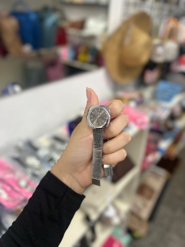 Producto - Reloj malla metálica redondo