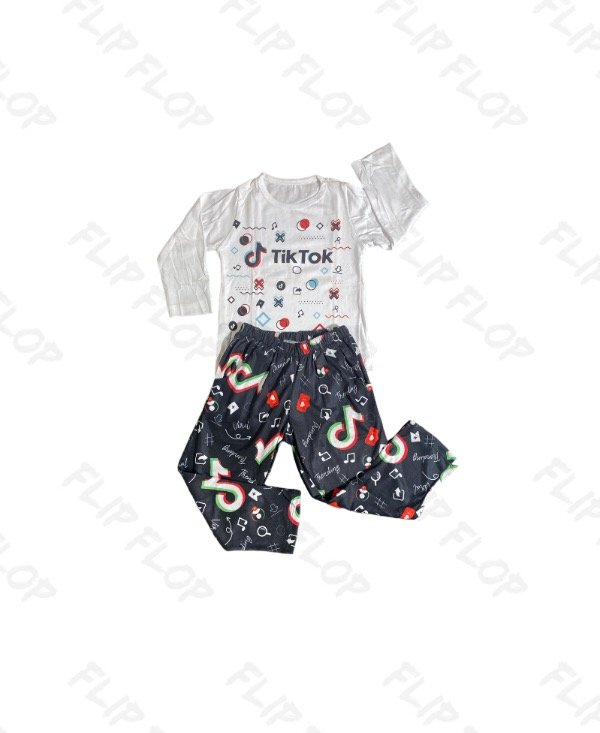 Producto - Pijama Largo, TikTok, talle 4