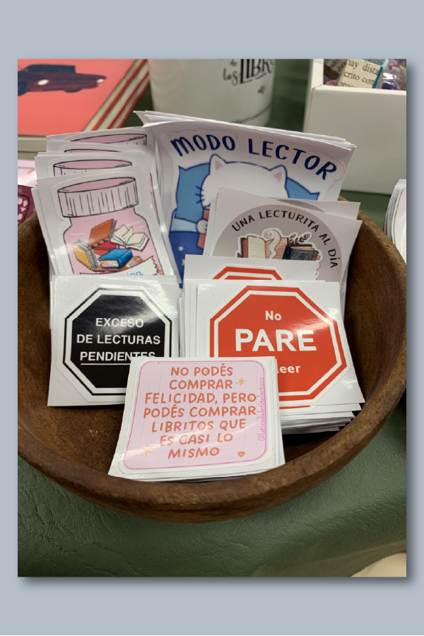 Producto - 3 stickers a elección