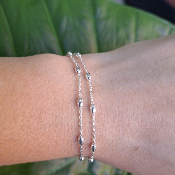 Producto - Pulsera Multihilos de Cadenas  con Bolitas Ovaladas