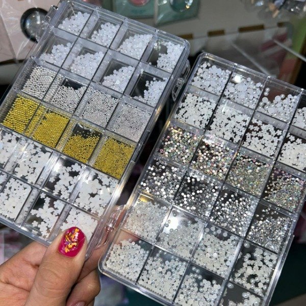 Producto - Mix caviar, perlas, strass, flores + caja organizadora