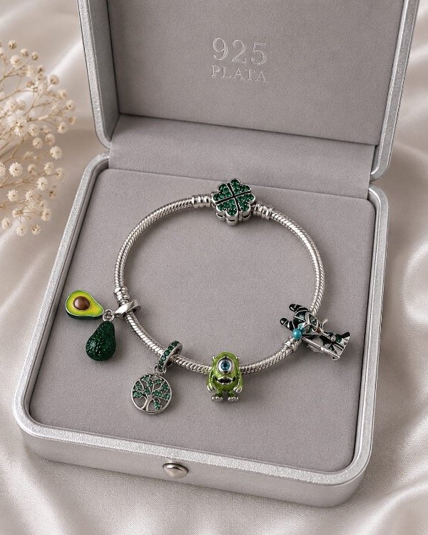 Producto - Pulsera Pandora con dijes