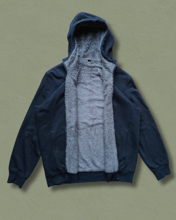 Producto - CAMPERA UNIQLO NEGRA CON INTERIOR DE CORDERITO TALLE L - 2