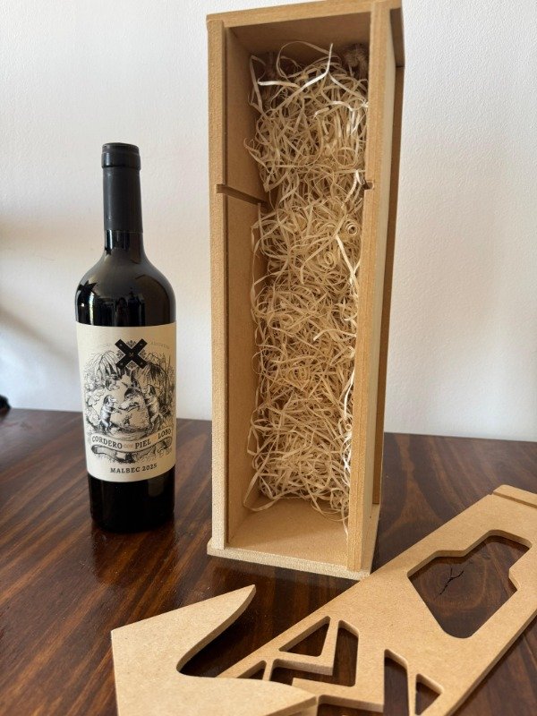 Producto - Caja de vino Cordero con Piel de Lobo Malbec - 6